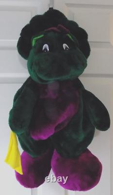 Baby Bop avec le sac à dos en peluche Blankey, Barney le dinosaure.