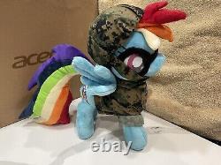 Peluche MLP Rainbow Dash faite à la main style militaire