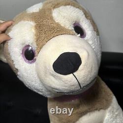 Peluche de chien husky assis avec des yeux violets/collier animal en peluche 36 grand