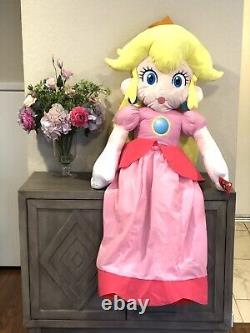 Peluche géante officielle Nintendo Super Mario Bros Princesse Peach de 48 pouces / 4 pieds - Nouveau