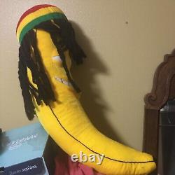 Rasta, la peluche de banane douce et confortable de 30 pouces